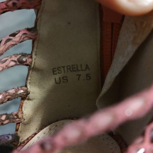 Shoe dazzle Estrella strappy  snakeskin chunky heel sandals Sz 7.5 - Picture 7 of 7